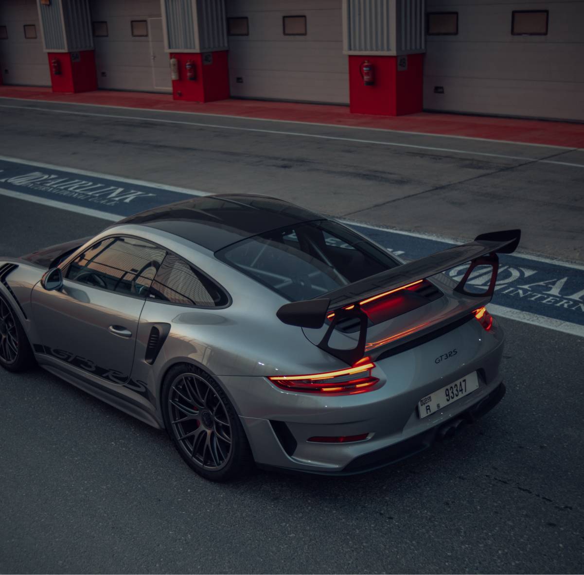 Quel est le Spécialiste de la petite et grande révision sur porsche 911 cayman boxster spider près de Paris La Défense 92 ?