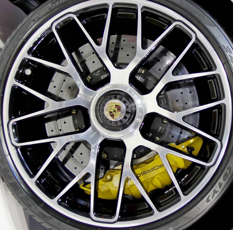 remplacement des freins en céramique sur porsche 911, cayman, boxter ou spyder - Ecquevilly 78