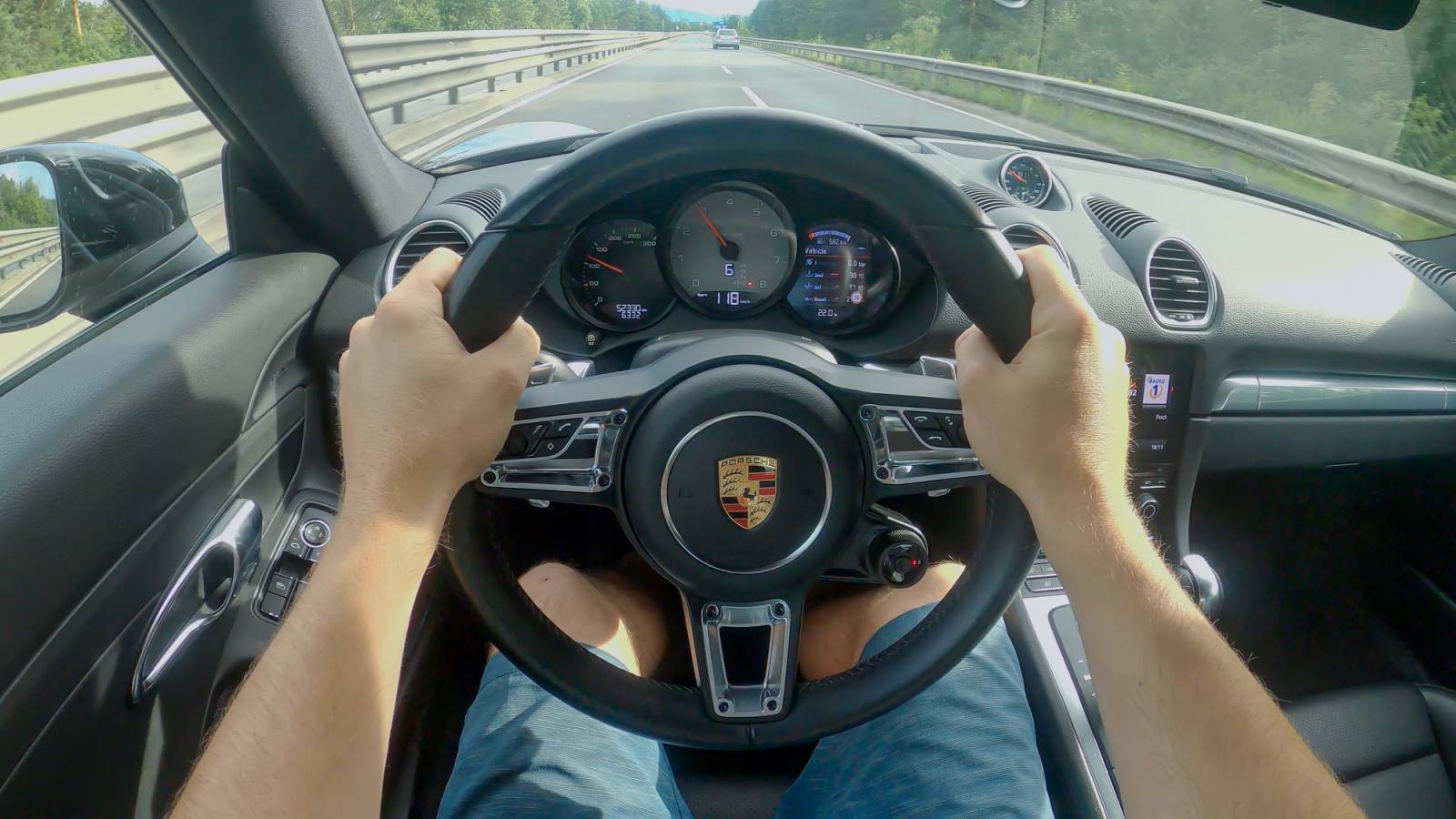 Comment optimiser la puissance et la consommation d'un moteur Porsche 911, Cayman et Boxster en région parisienne